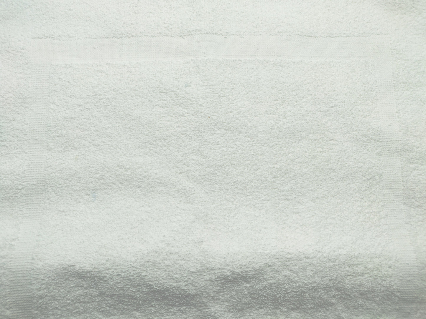 American Towels & Linens Bath Mats for Bathroom - 100% Ring-Spun Cotton White Bath Mat - Super Absorbent, Machine Washable Bath Mats - Professional Grade Shower & Tub Bath Mats (20" X 30")